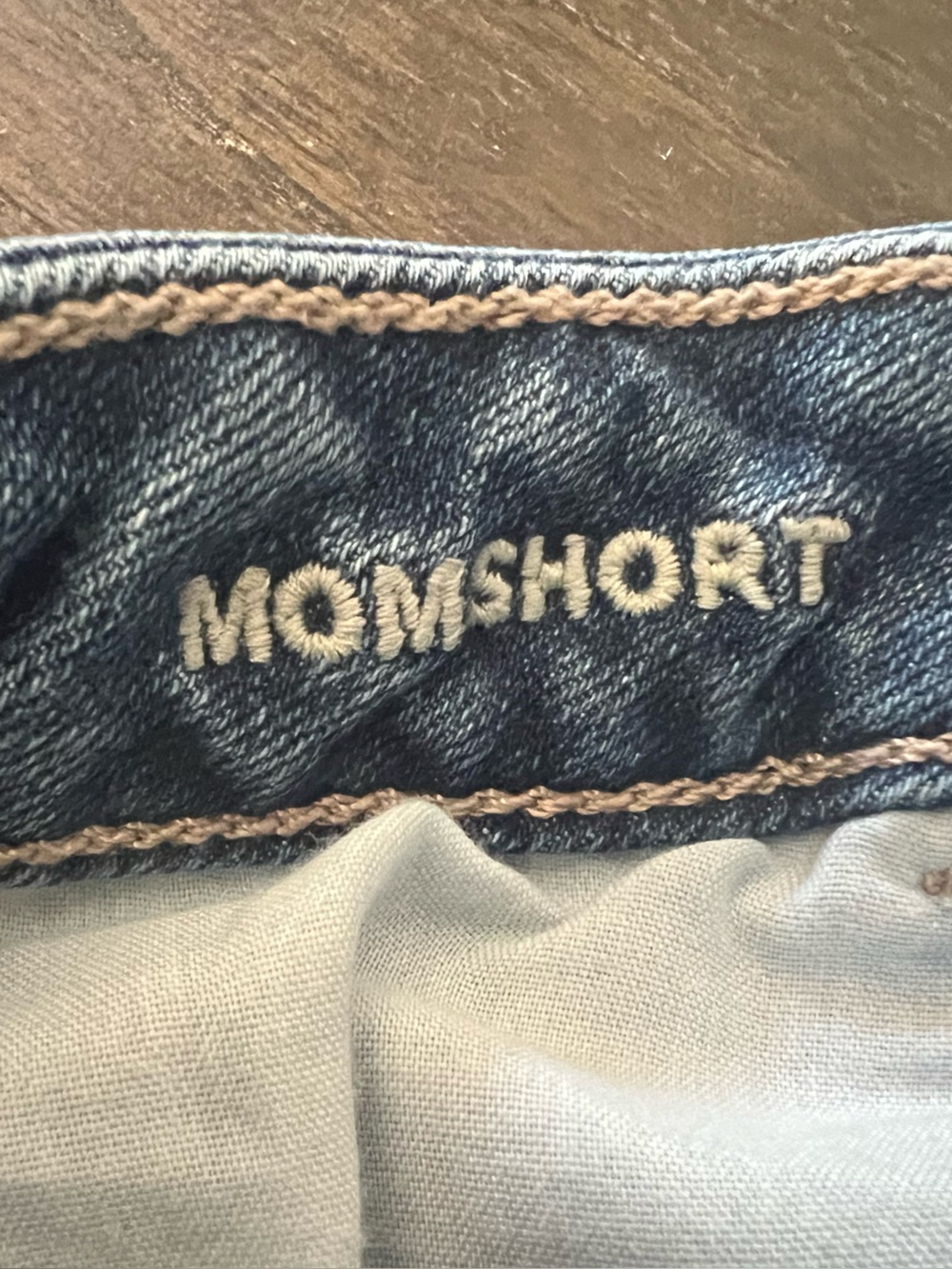 American Eagle Stretch Mom High Rise Jean Shorts Size 4 - Picture 3 of 9